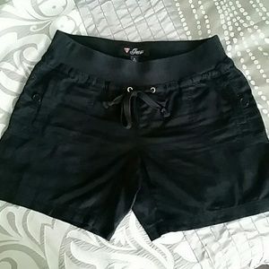 GUESS Black Bermuda shorts(see description)
